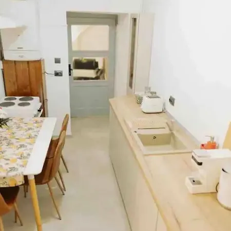 Old Town Luxury Segment דירה